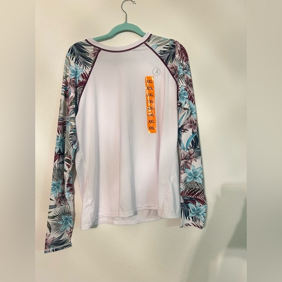 NWT Hurley Women's
UPF 50+ XXL 
Rash Guard - Picture 1 of 4